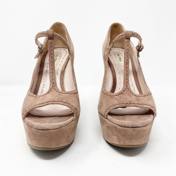 Miu Miu Open Toed T-Strap Tan Suede Wedge Heels Sz 38 (8) - Picture 4 of 9